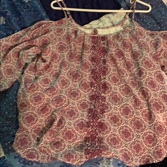 Cold shoulder top - Picture 1 of 2